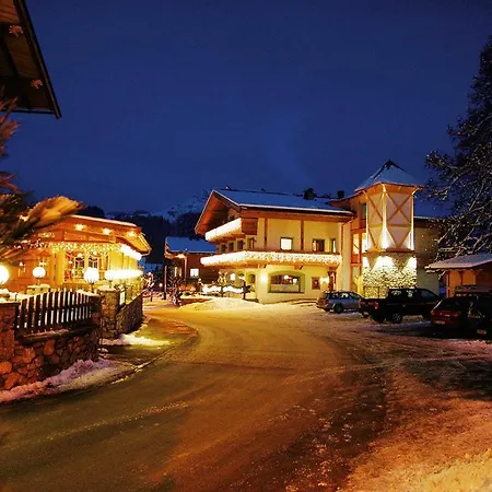 Hubertus Mit Erlebnislandgasthof Reitherwirt Otel Kitzbühel