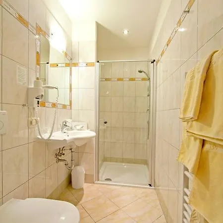 Hubertus Mit Erlebnislandgasthof Reitherwirt 3* 키츠부헬
