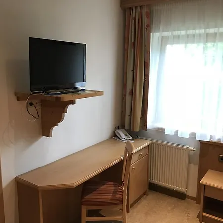 Hubertus Mit Erlebnislandgasthof Reitherwirt 호텔 3*
